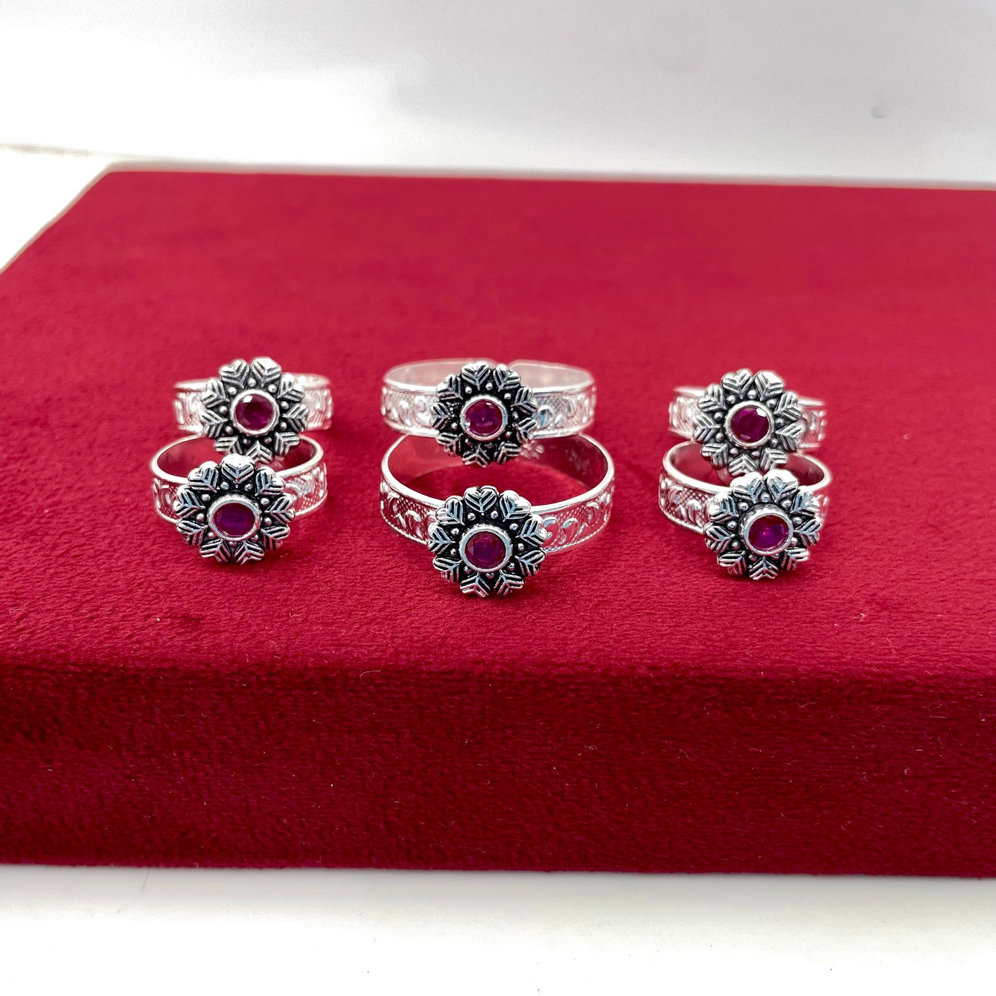 Ox. Red Stone Angutha-Bichhiya Set