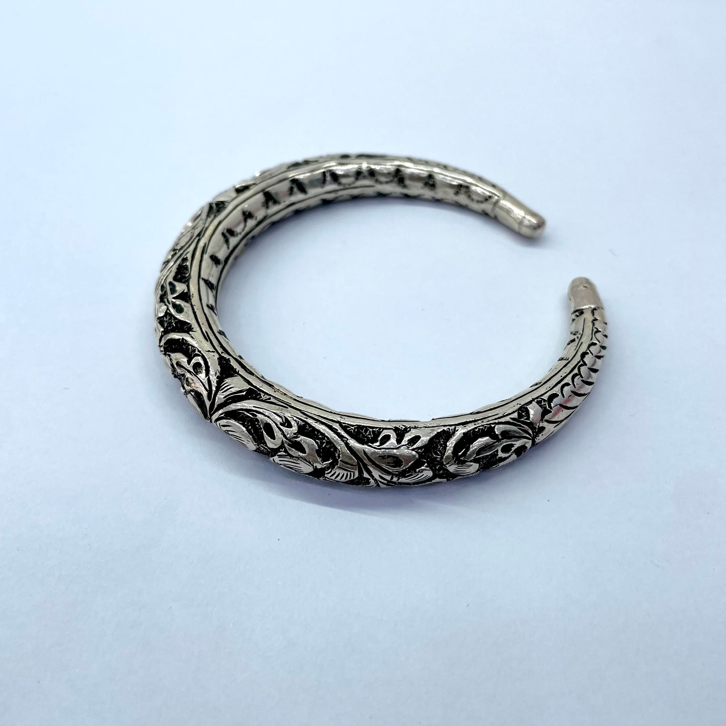 Men Silver Chitrai Kada